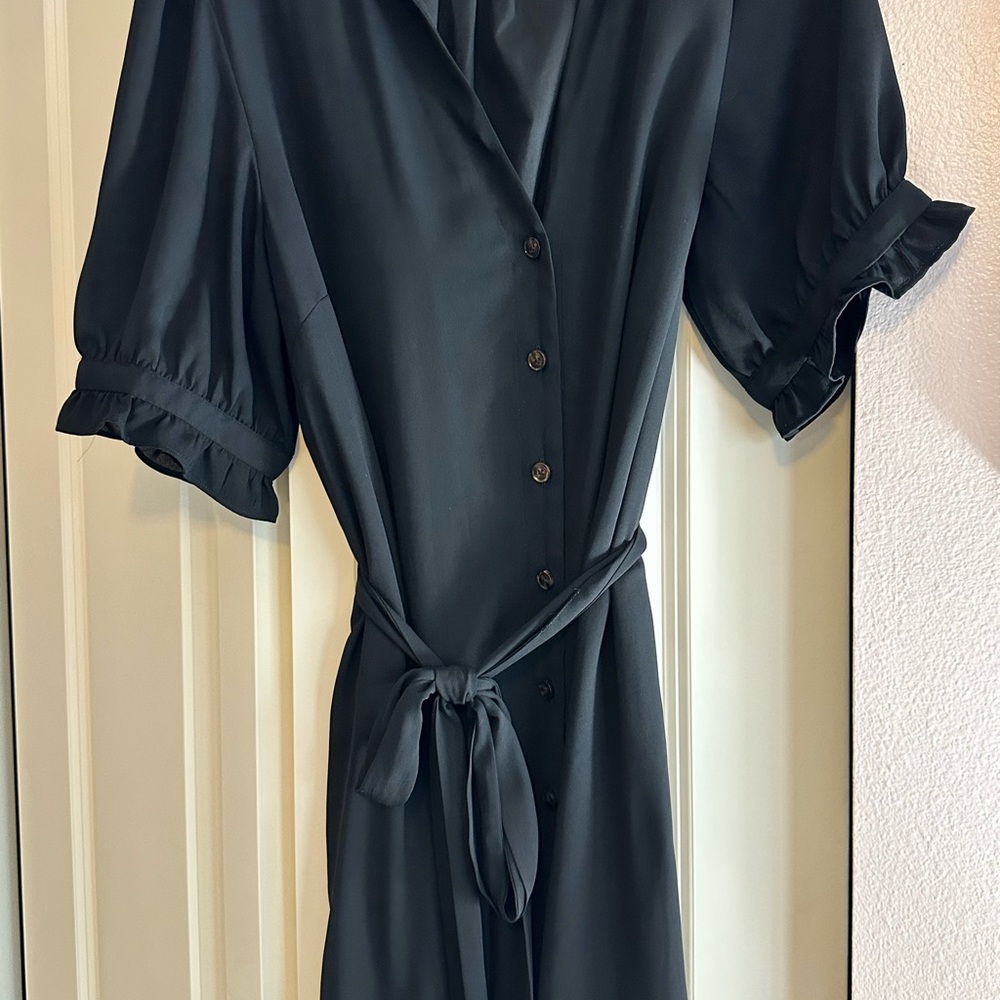 Ann Taylor Elegant Black Short Sleeve Dress